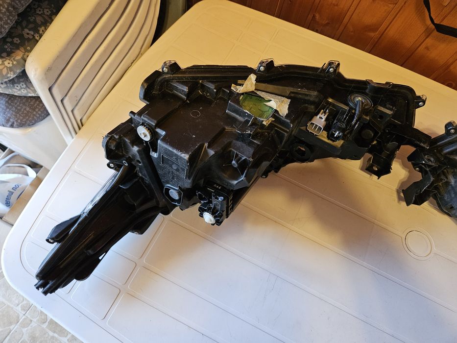 Faruri+Proiectoare Toyota Corolla Hybrid