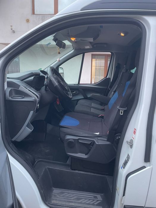 Ford Transit Custom  2,2  8+1.    .2015