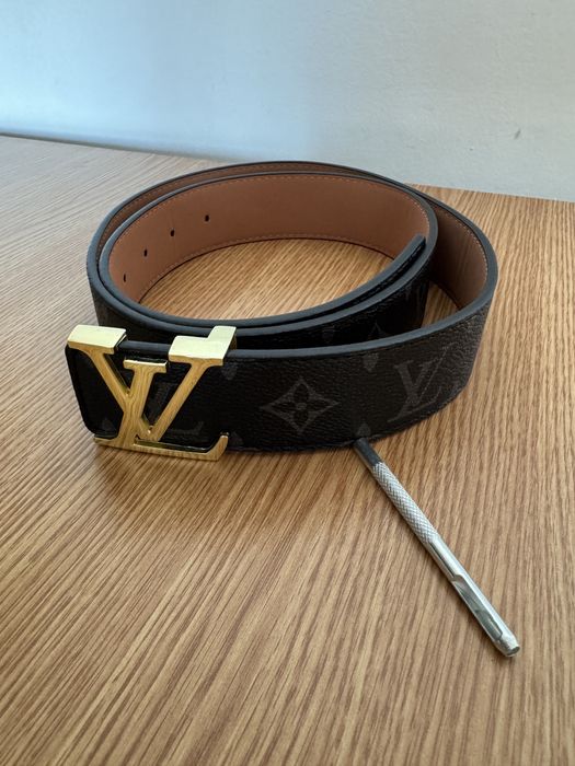 Vand curea Louis Vuitton Noua