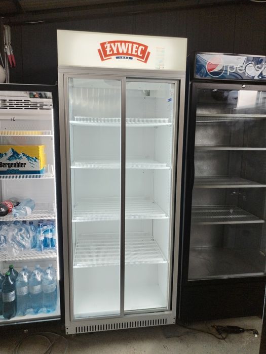 Vitrinele frigorifice verticale duble /frigidere duble