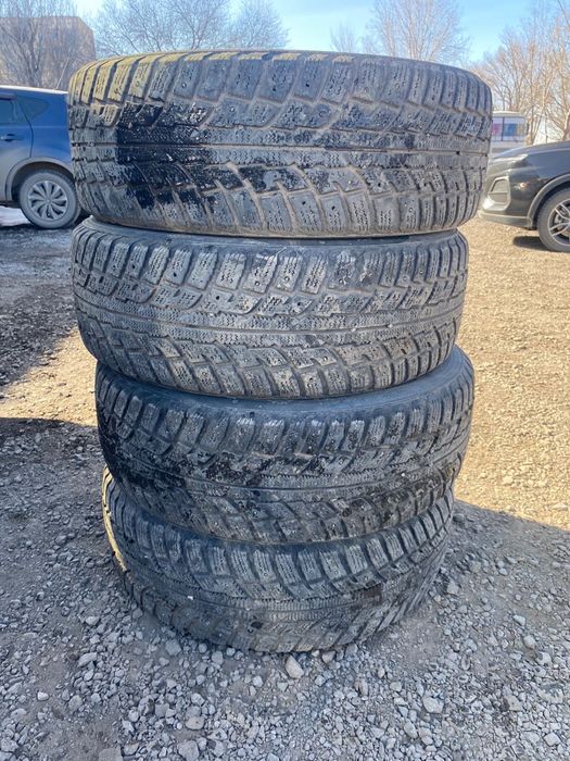 Прлдам резину 225/65 R17