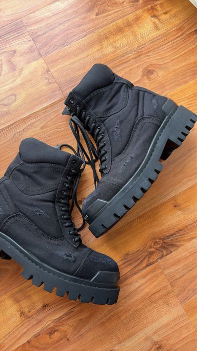 Balenciaga strike boots