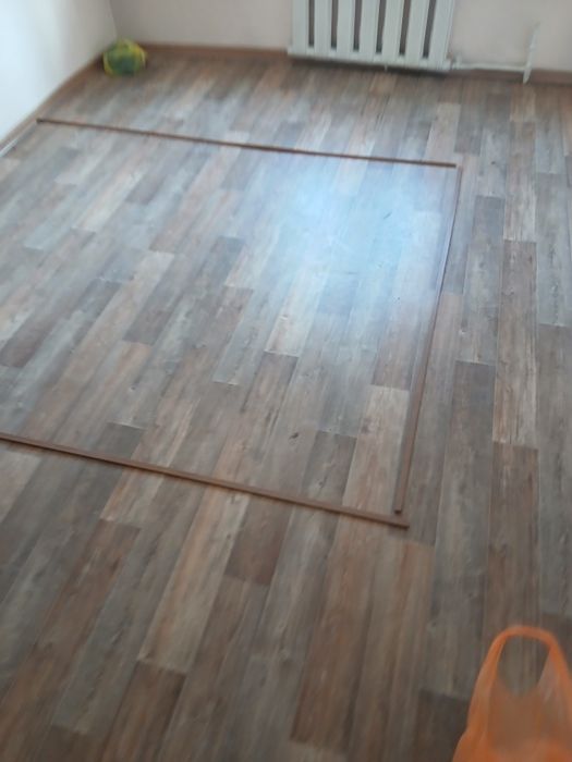 Отдам бесплатно линолеум двери на дрова все забрать всё  сегодня
