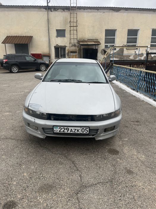 Митсюбиси галант