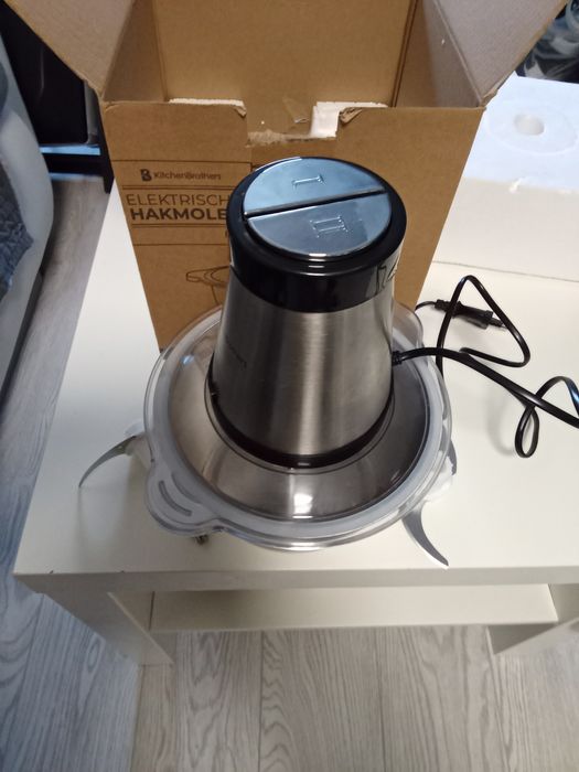 Tocător electric pentru alimente