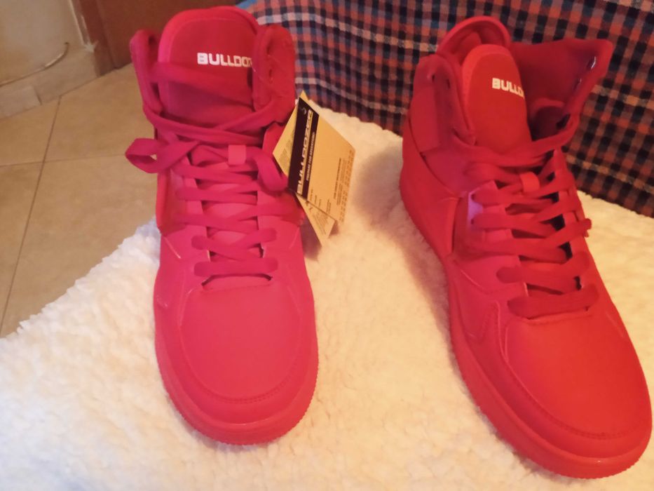 Булдозер чисто нови