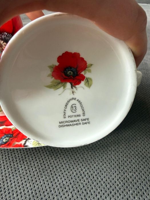 Set cani ceai Staffordshire design floral cu maci