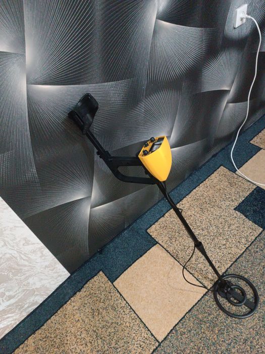 Продам металлоискатель