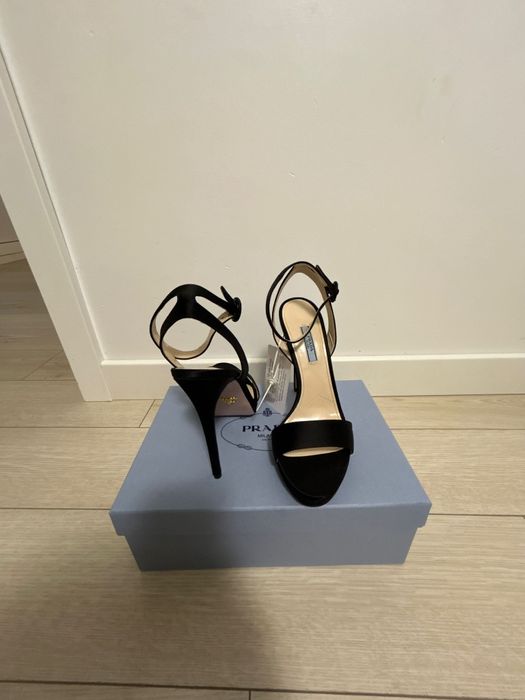 Sandale elegante PRADA