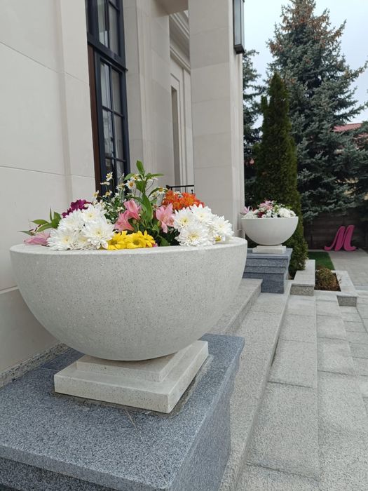 Вазон Лотос L с подставкой