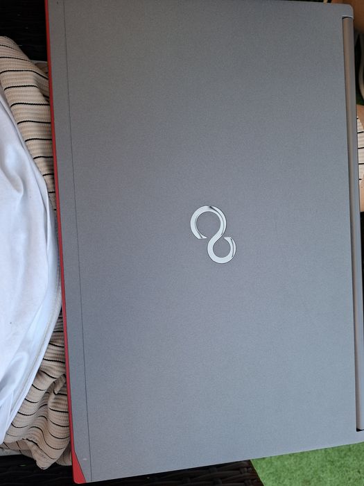 Лаптоп Fijitsu Lifebook