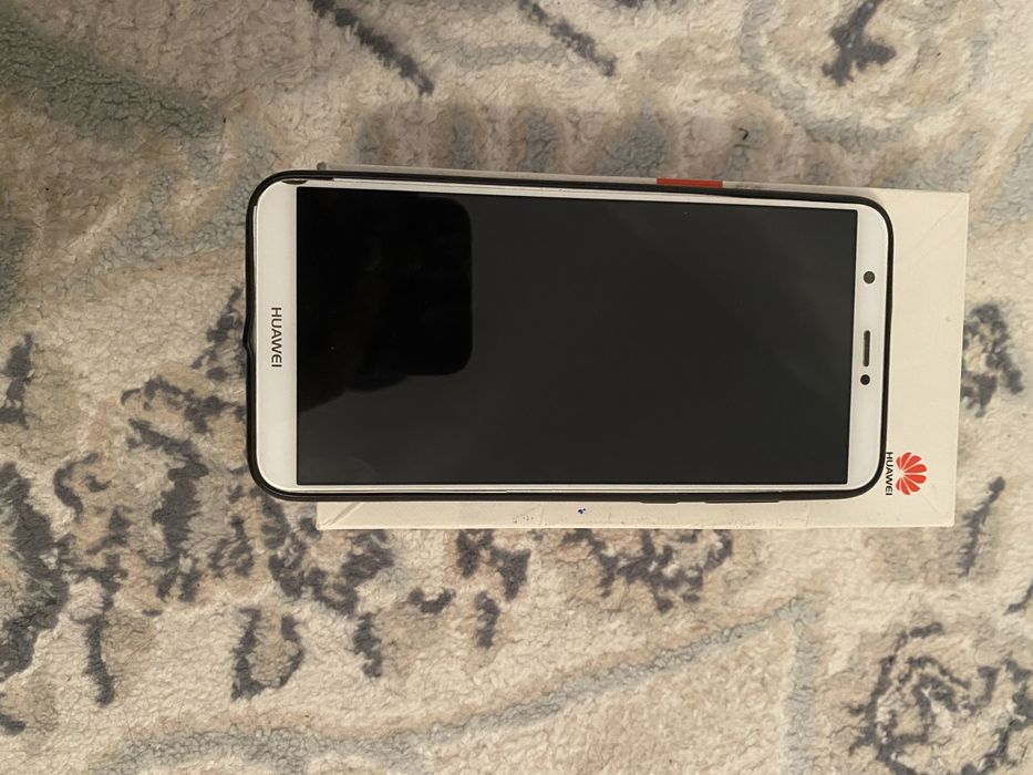 Продаю Huawei P smart