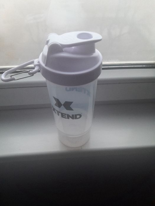 Продавам изгодно шейкър за протеин X Tend