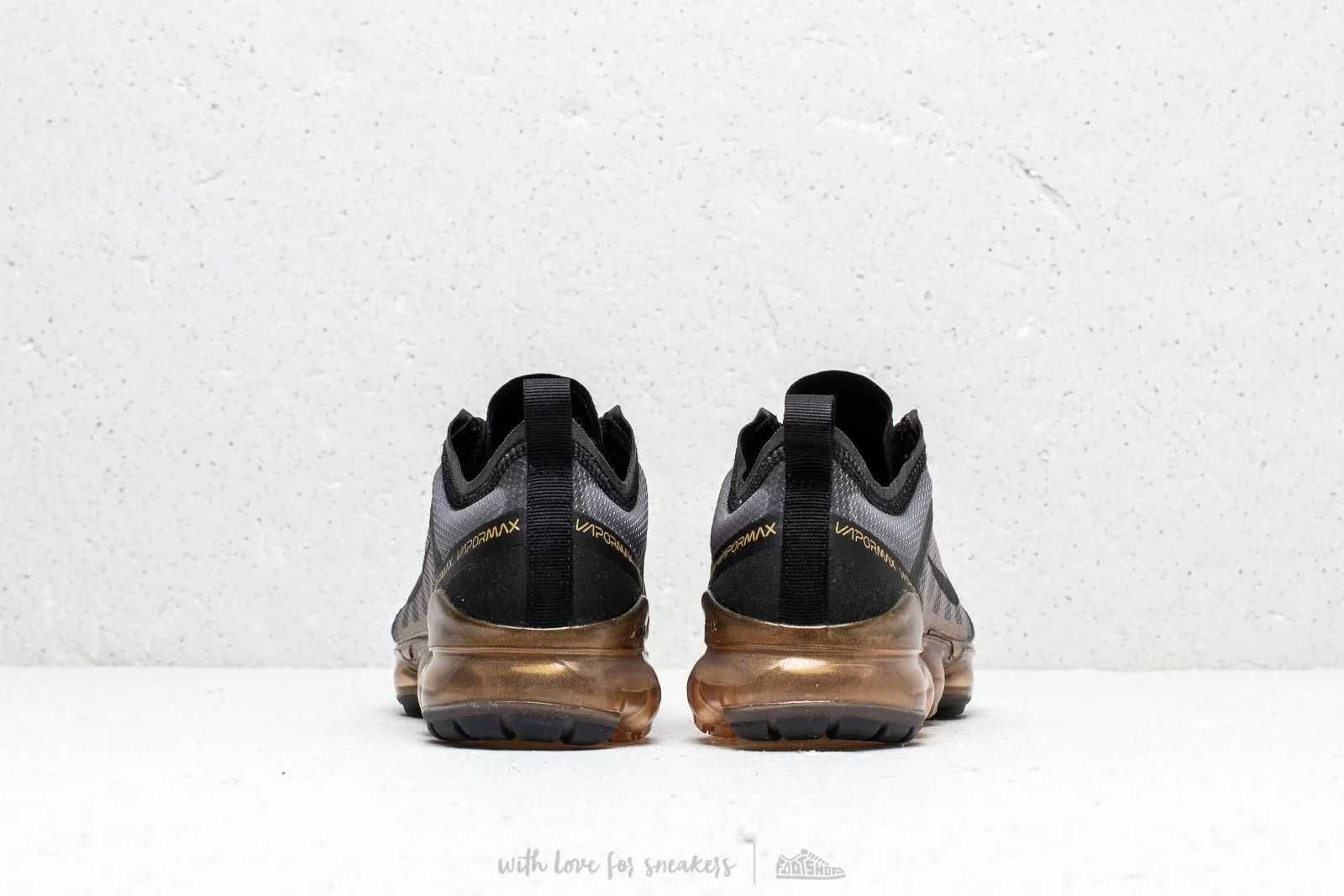 Vapormax gold hot sale 2019