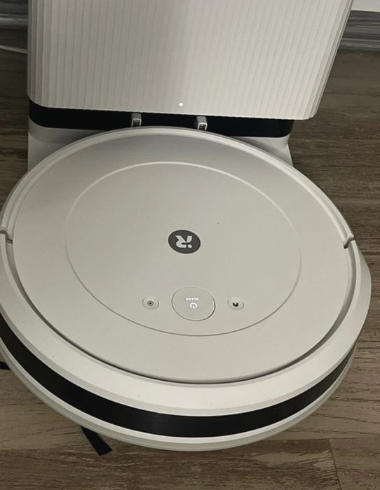 Robot de curatat iRobot Roomba Combo Essential 2