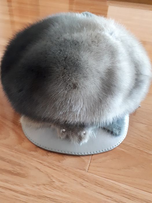 продам шапку норковую и кожаную