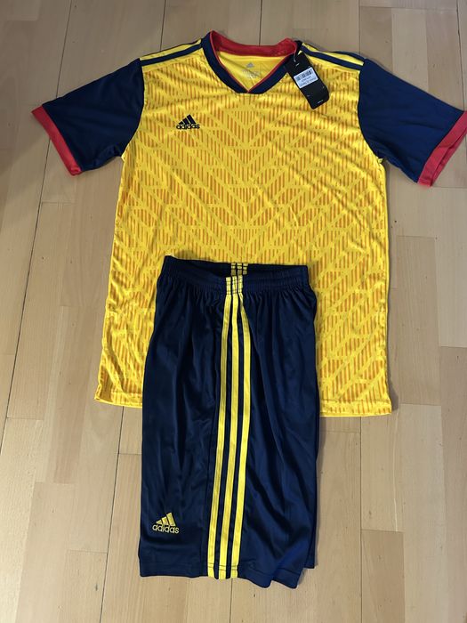 Форма футбольная -взрослая.