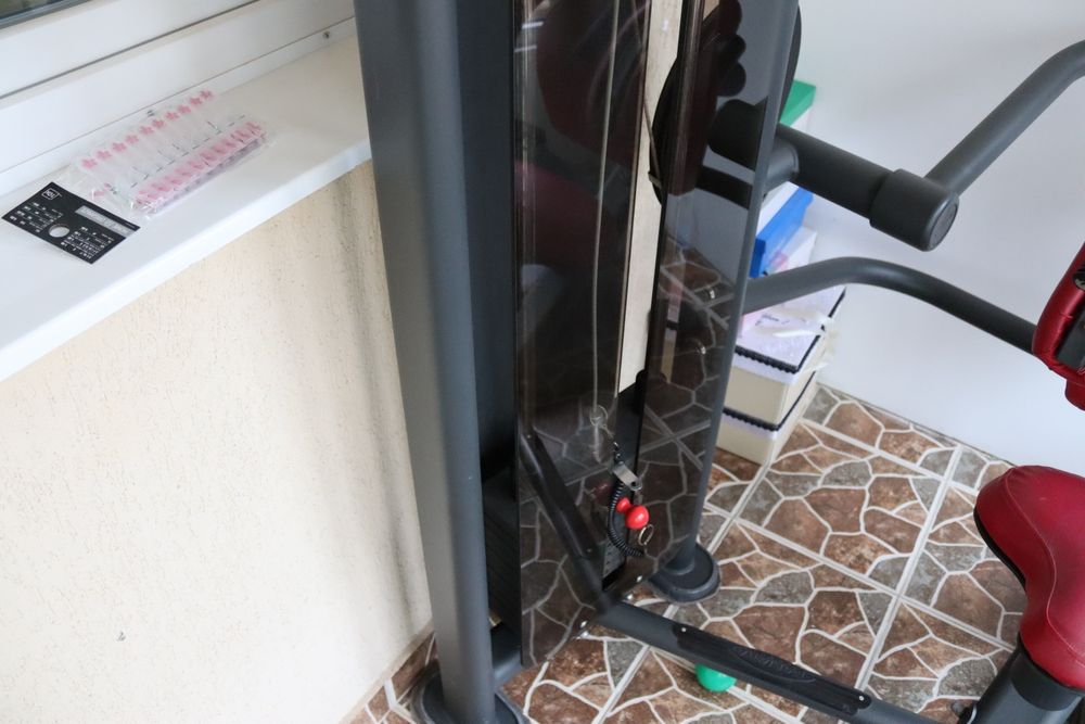 Vând 2 aparate profesionale de fitness