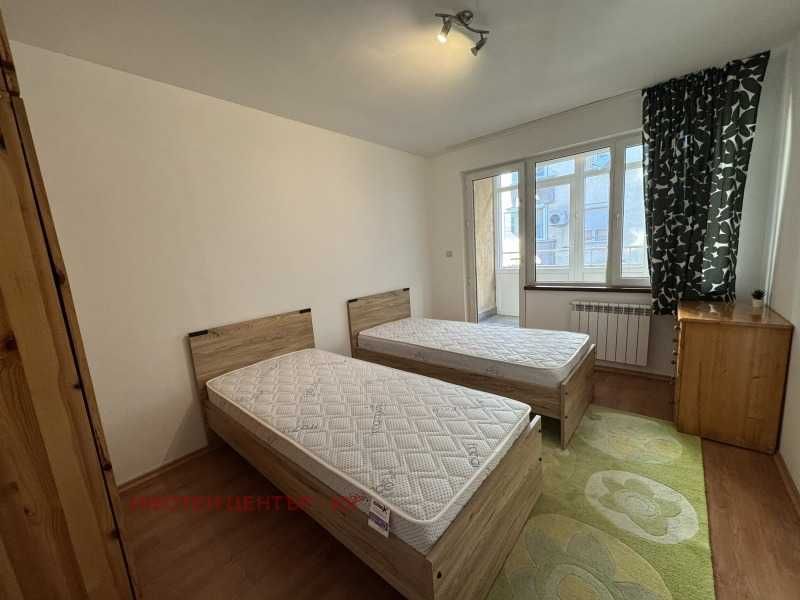 Дава се под наем Тристаен апартамент в София, Оборище - 120 кв.м за 750 € - Снимка #5