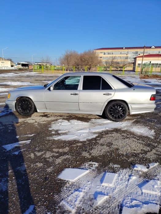 Мерседес бенс 124