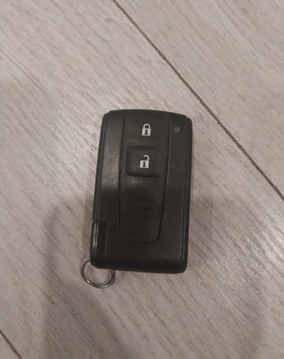 Оригинални ключове за Bmw Mercedes Vw Audi Toyota Nissan Mazda Renault