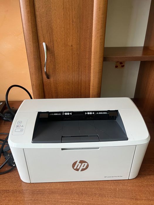 Принтер ч/б HP laserjet pro m 15w