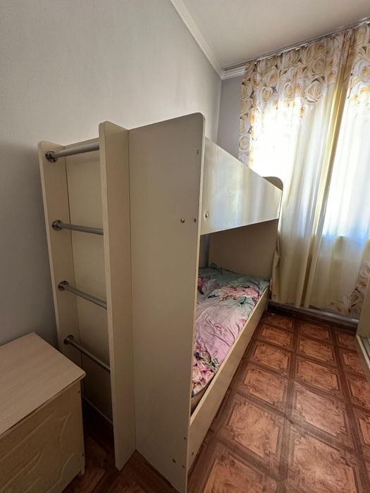 Двухъярусная кровать