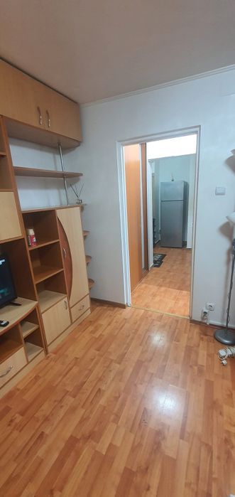 Proprietar.  Închiriez garsoniera 100 metri de metrou 1 decembrie 1918