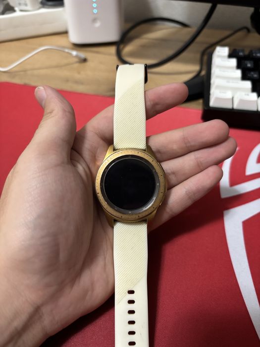 Samsung Galaxy 42 mm SM-R810