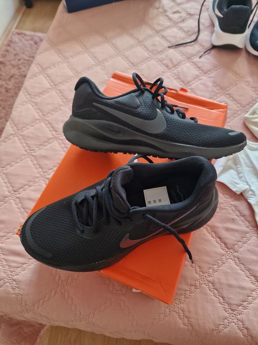 Adidași Nike marimea 39