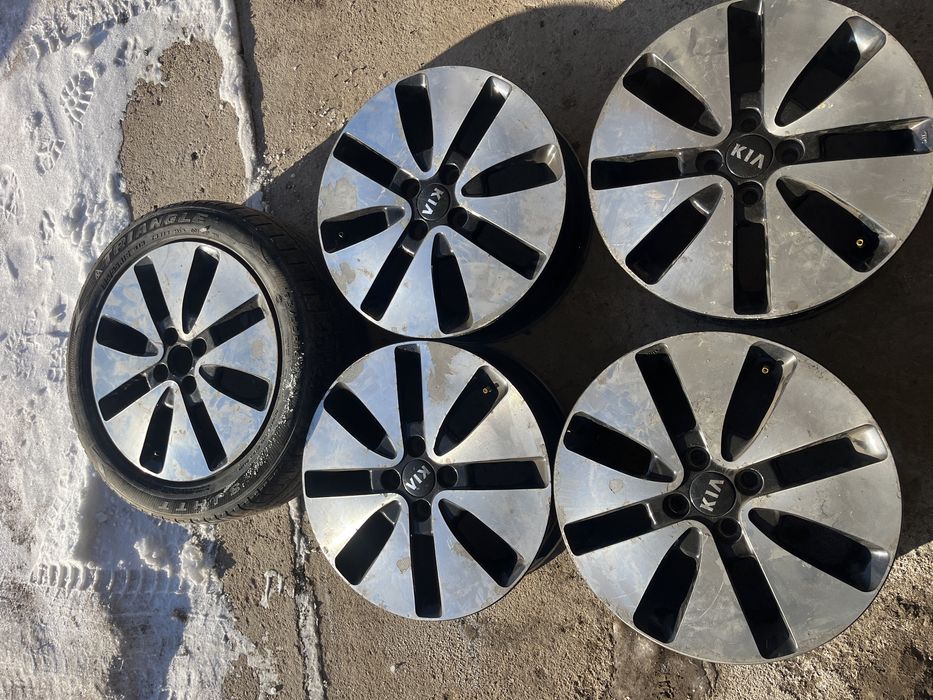 Титанка киа хорошом состояние.    …………………………………………