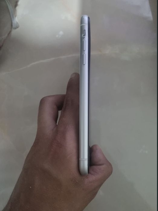 Iphone    11.