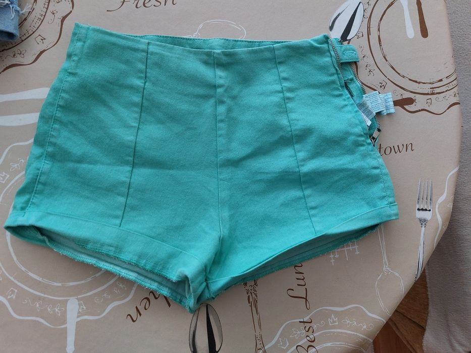 Дамски къси панталони