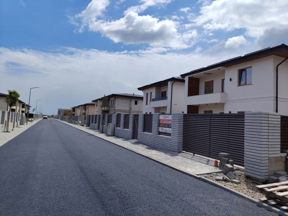 Vila Dobroiesti 5camere, 3 bai, cartier rezidențial, strada ASFALTATA