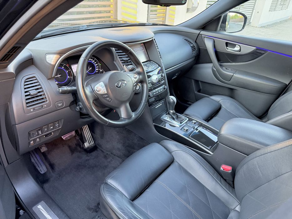 Infiniti QX70 S 3.0d 238cp 4x4 Permanent Model Premium