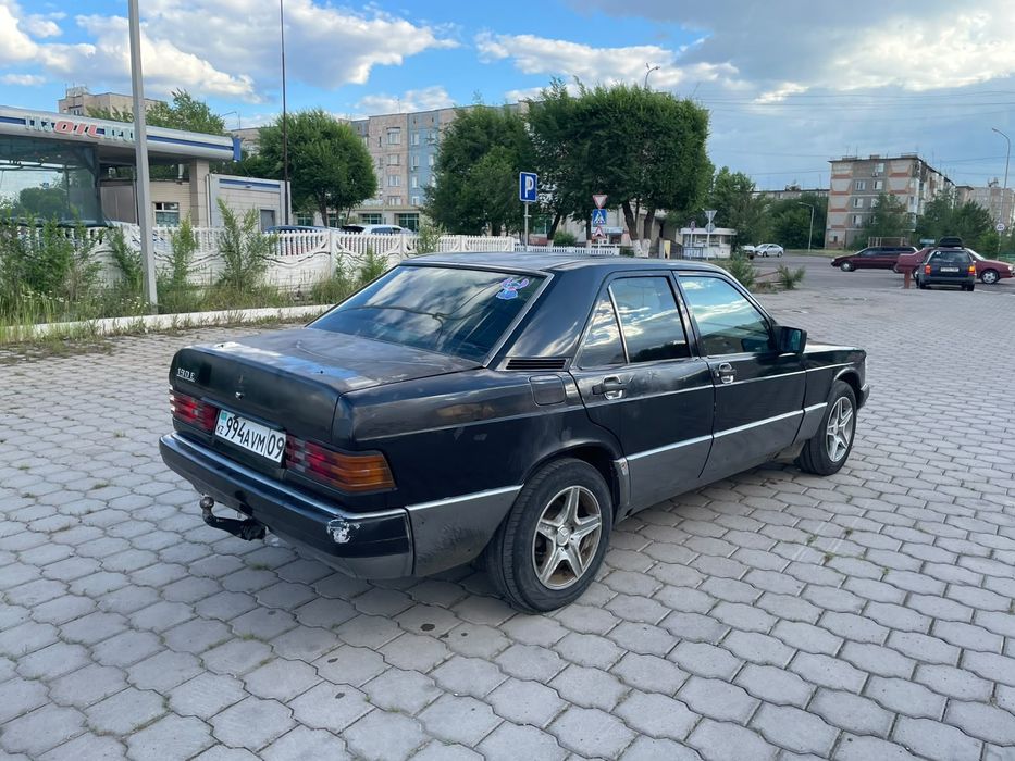 Продам автомобиль Мерседес Бенс 190