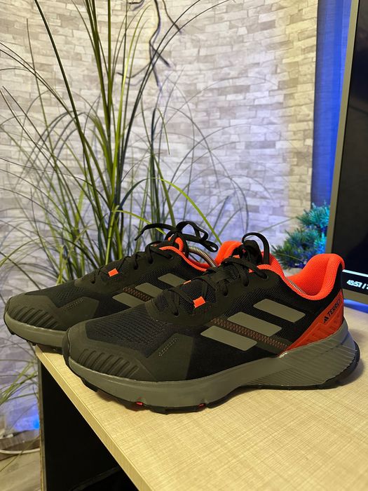 Адидиас терекс чисто нови!