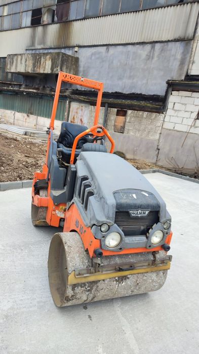 Vand sau Inchiriez rulou cilindru compactor HAMM 10 CVV 2 tone