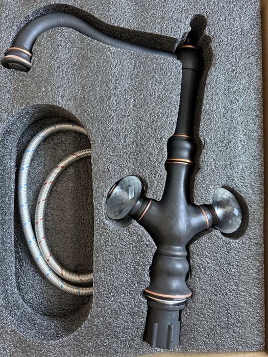 Смеситель черный