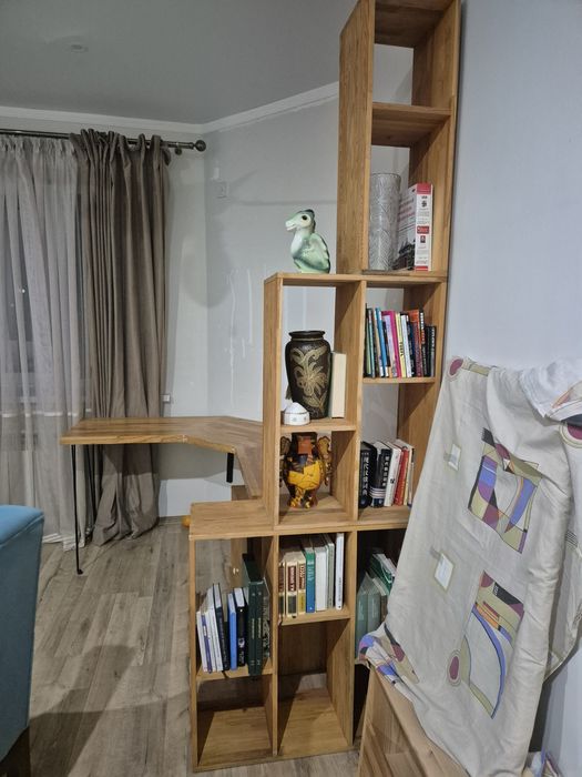 Продам письменный угловой стол с полками