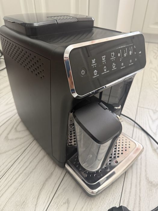 Espressor Philips seria 3200 LatteGo EP3241/50