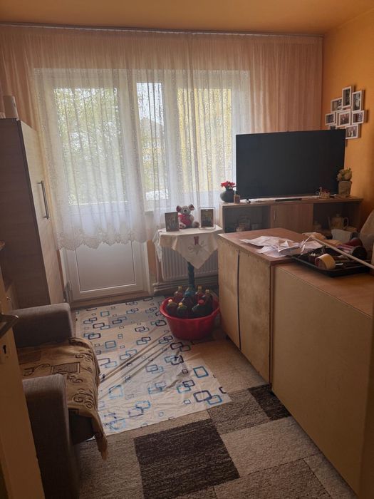 Vand apartament cu 3 camere mobilat