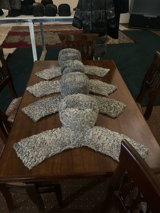 Продается афганский каракуль шапки с воротником