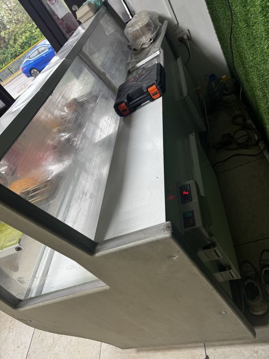 Витринные холодилник продам