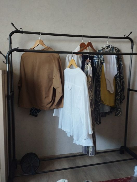 Продаю подставку для одежды