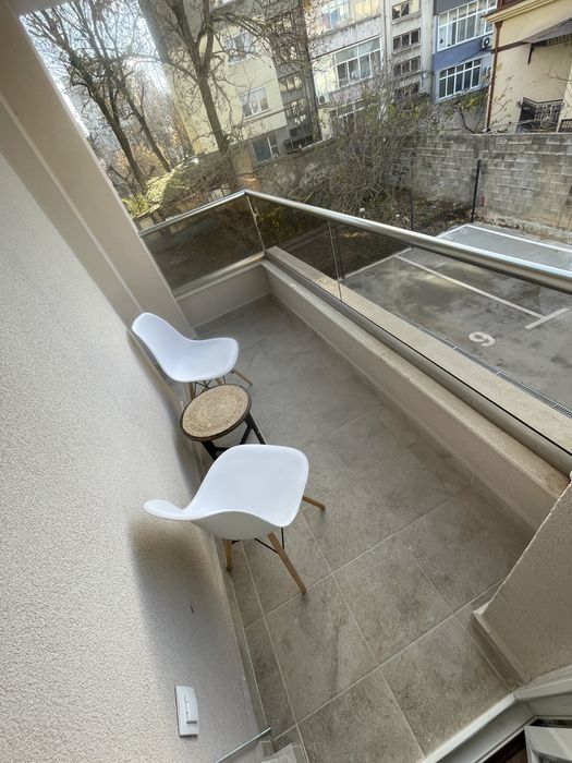 Дава се под наем Двустаен апартамент в Русе, Център - 66 кв.м за 453.9 € - Снимка #4