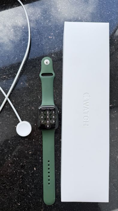 Продам Apple Watch 7 серии 45 мм зеленый