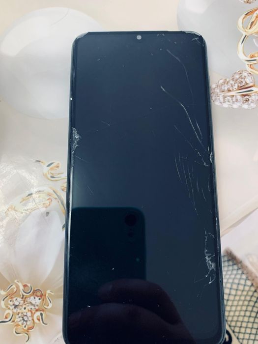 Самсунг А13 состоянии хорош