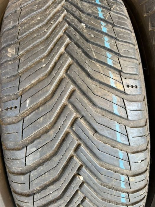 vând 4 anvelope 215/65/17 Michelin allseazon foarte bune