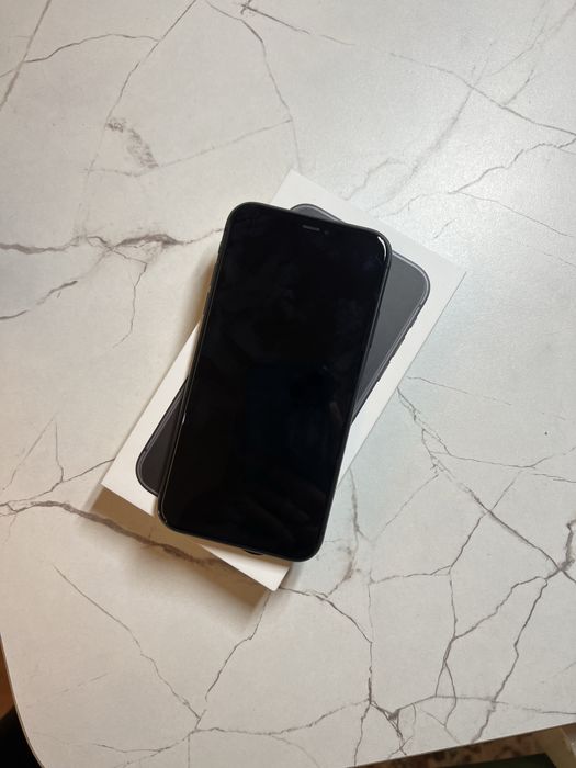 Продам iphone 11 128 GB черный